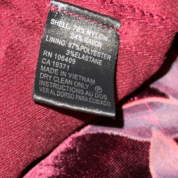 Tahari Layered Floral-Print Velvet Gow - Picture 12 of 13